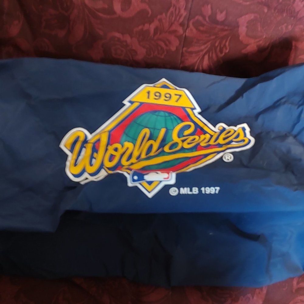 1997 MLB League Championship World Series Gym Duffel Bag 20”x 10”x 10” NEW OPEN